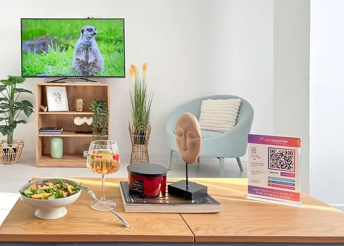 Moonlit Retreat - M&n *