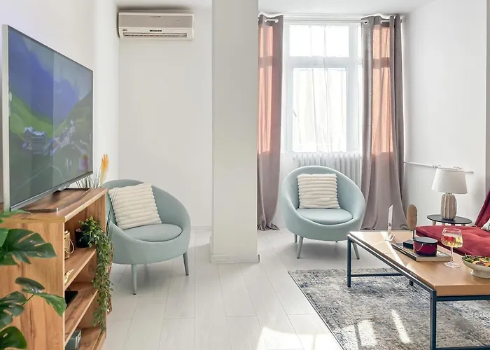 Moonlit Retreat - M&n Бухарест