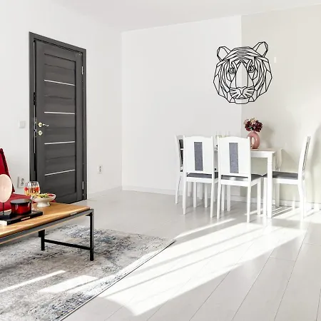 Moonlit Retreat - Vechi Apartment