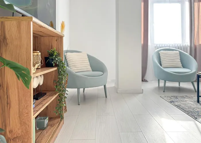 Moonlit Retreat - M&n Bukarest