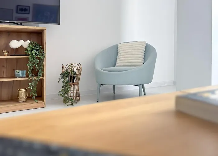 Moonlit Retreat - M&n Bukarest