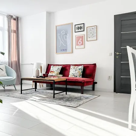 Moonlit Retreat - M&n דירה בוקרשט